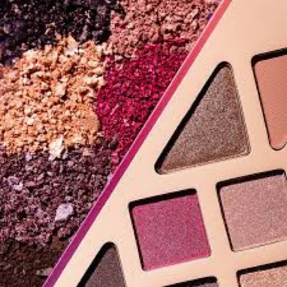 ĀTHR Beauty Manifest Crystal Eyeshadow Palette - Picture 12 of 13